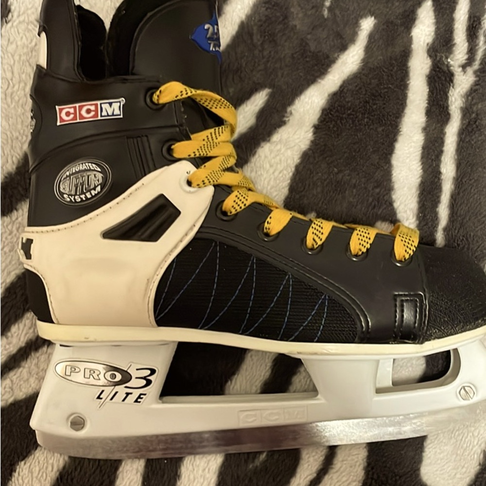 CCM Pro 3 Lite Skates